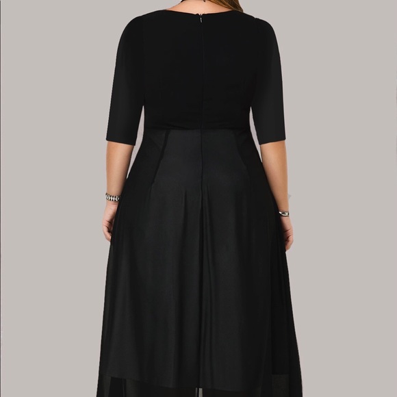 Black and white maxi dress.  Brand new never worn I. Excellent condition. - Picture 2 of 5